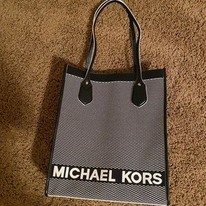 Michael Kors Black and White Hand Bag